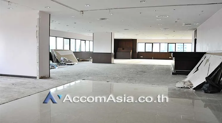 unit Office space For Rent in Sukhumvit, Bangkok  near BTS Ekkamai (AA15040)